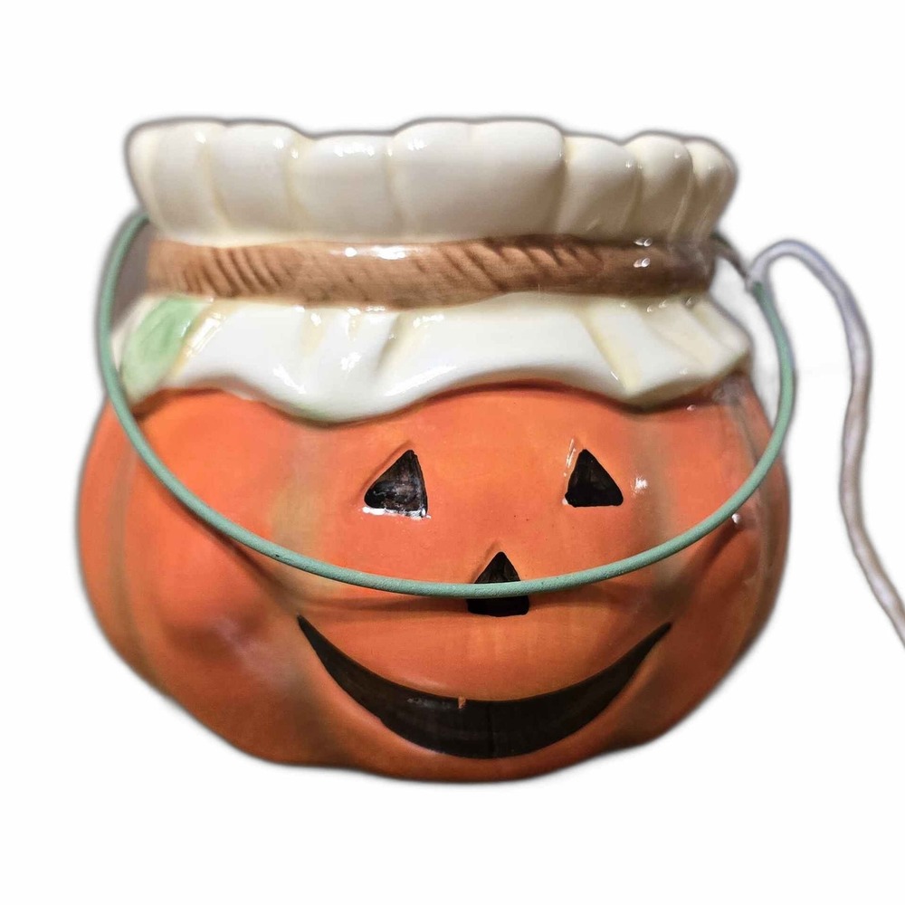 Vintage Halloween Ceramic Pumpkin Jack-O-Lantern Jar With Wire Handle BIN-D